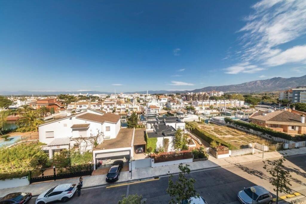 Ferienwohnung Apartamento En Roses Con Parking Y Piscina Exterior foto